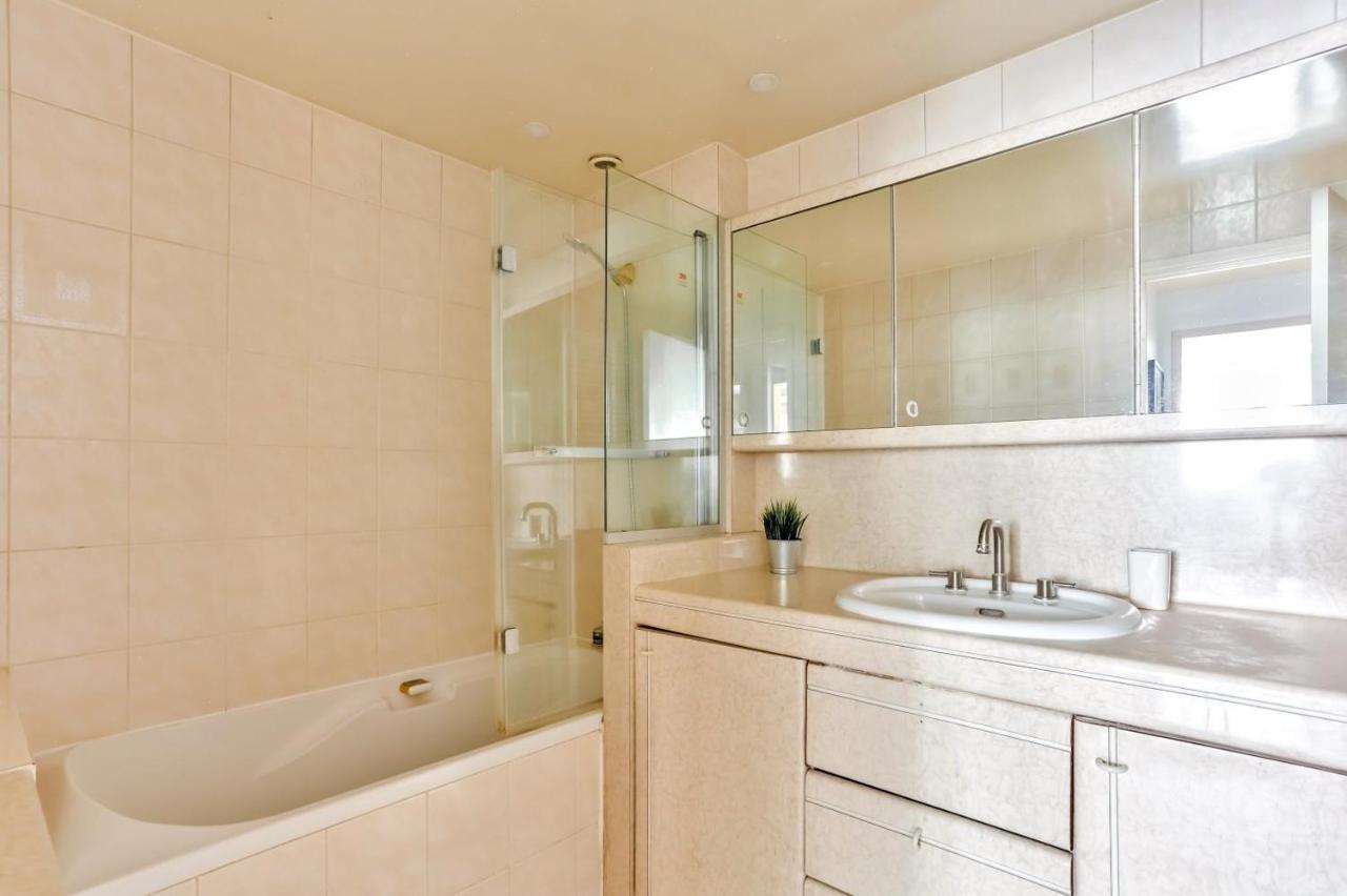 Appartement Quartier Arc De Triomphe Free Netflix Parigi Esterno foto